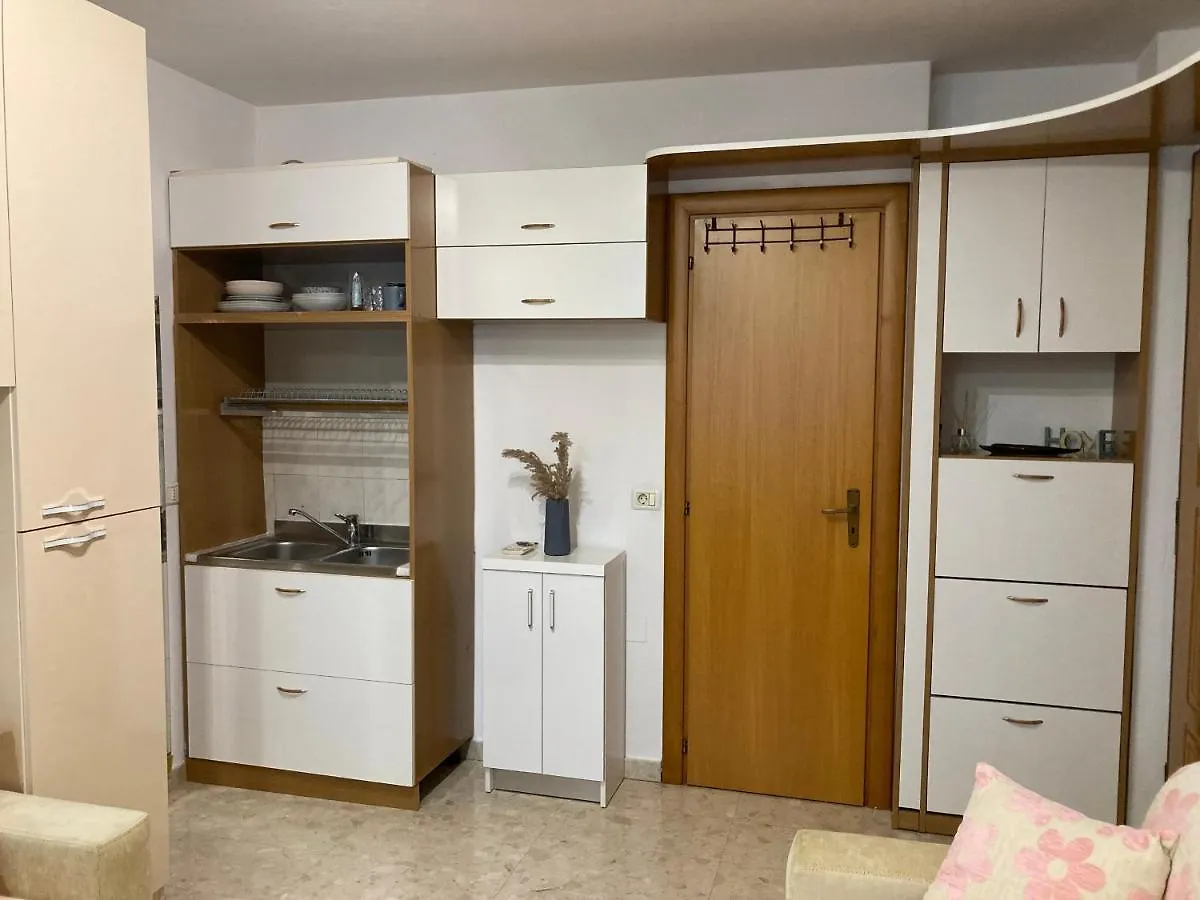 Apartment Piazza Center Studio Tirana